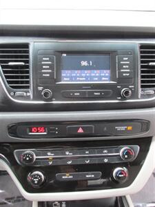 2018 Kia Sedona LX   - Photo 29 - Mishawaka, IN 46545