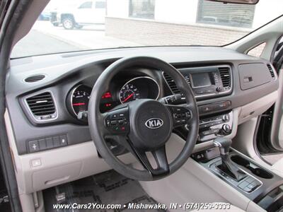 2018 Kia Sedona LX   - Photo 9 - Mishawaka, IN 46545