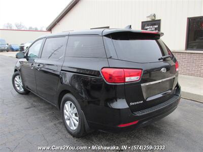 2018 Kia Sedona LX   - Photo 4 - Mishawaka, IN 46545