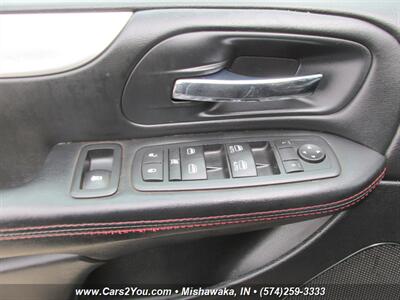 2016 Dodge Grand Caravan R/T   - Photo 8 - Mishawaka, IN 46545