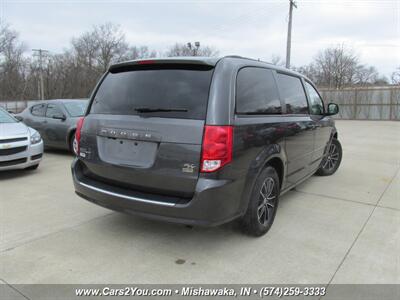 2016 Dodge Grand Caravan R/T   - Photo 6 - Mishawaka, IN 46545