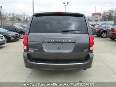 2016 Dodge Grand Caravan R/T   - Photo 5 - Mishawaka, IN 46545