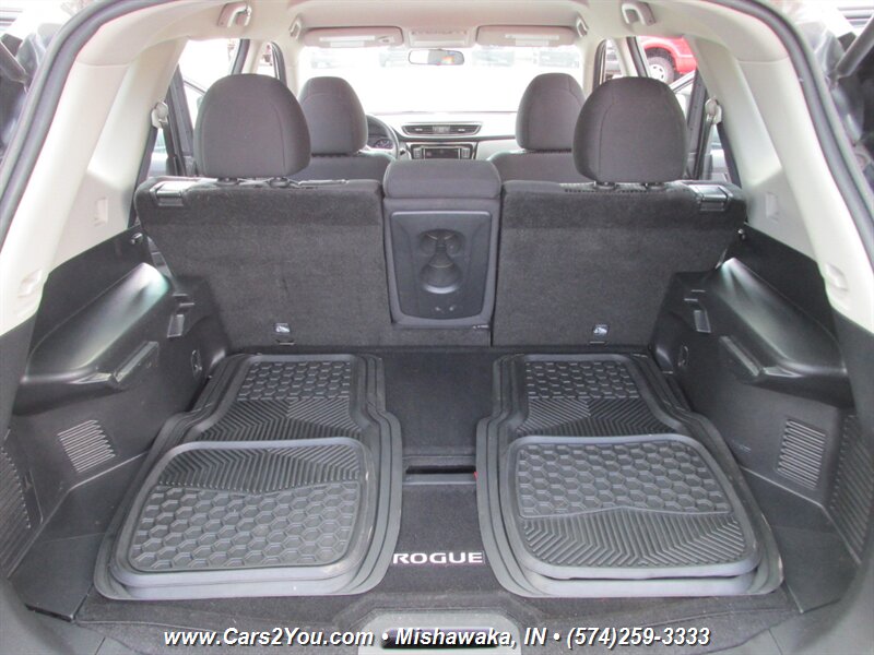 2018 Nissan Rogue 4x4 - Photo 16 - Mishawaka, IN 46545