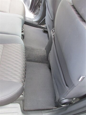 2018 Nissan Rogue 4x4 - Photo 18 - Mishawaka, IN 46545