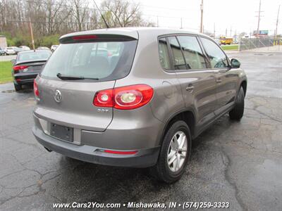 2011 Volkswagen Tiguan S   - Photo 6 - Mishawaka, IN 46545