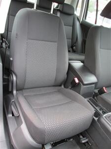 2011 Volkswagen Tiguan S   - Photo 14 - Mishawaka, IN 46545