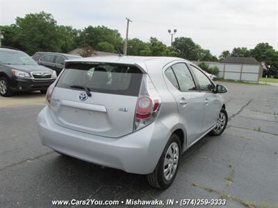 2012 Toyota Prius c Hybrid Electric   - Photo 4 - Mishawaka, IN 46545