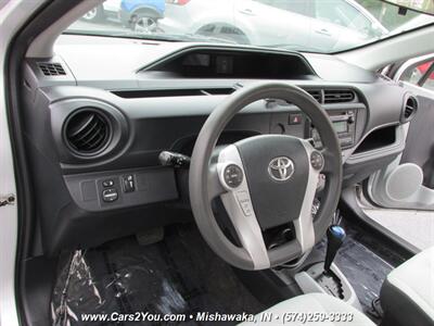 2012 Toyota Prius c Hybrid Electric   - Photo 8 - Mishawaka, IN 46545