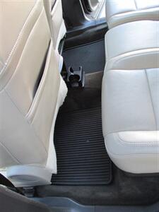 2013 Ford Explorer XLT 4x4 - Photo 15 - Mishawaka, IN 46545