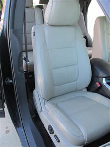 2013 Ford Explorer XLT 4x4 - Photo 21 - Mishawaka, IN 46545