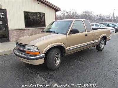2000 Chevrolet S-10 LS - Photo 2 - Mishawaka, IN 46545
