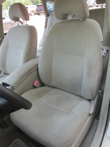 2007 Toyota Prius Hybrid Electric - Photo 6 - Mishawaka, IN 46545
