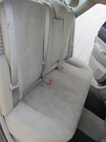 2007 Toyota Prius Hybrid Electric - Photo 11 - Mishawaka, IN 46545