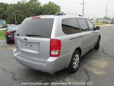 2011 Kia Sedona LX Convenience   - Photo 6 - Mishawaka, IN 46545