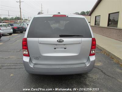 2011 Kia Sedona LX Convenience   - Photo 5 - Mishawaka, IN 46545