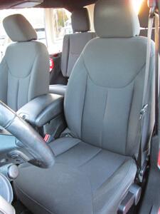 2017 Jeep Wrangler Unlimited Sport 4x4 - Photo 9 - Mishawaka, IN 46545