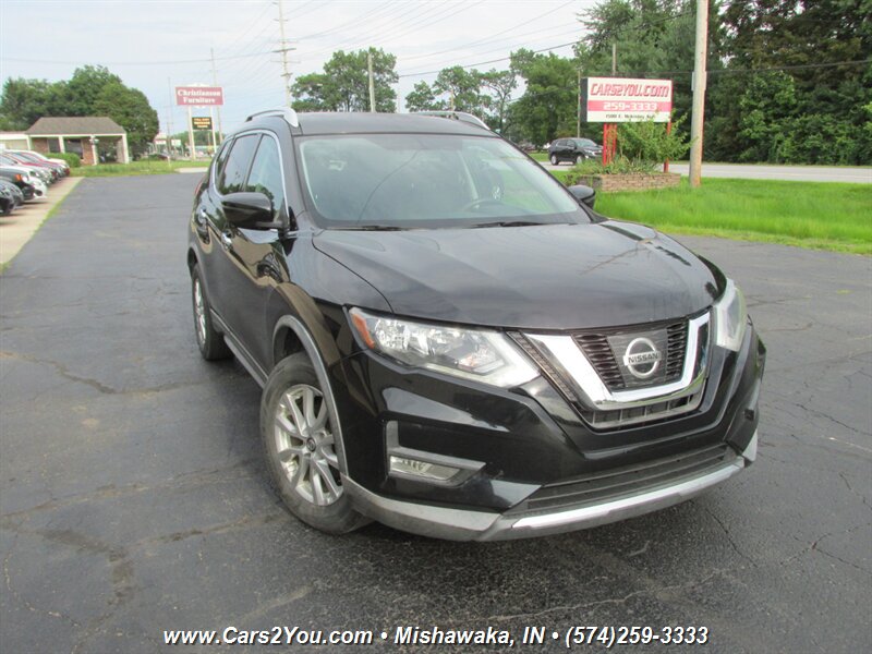 2017 Nissan Rogue SV - Photo 8 - Mishawaka, IN 46545