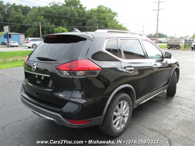 2017 Nissan Rogue SV - Photo 7 - Mishawaka, IN 46545
