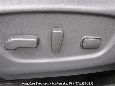 2017 Nissan Rogue SV - Photo 12 - Mishawaka, IN 46545