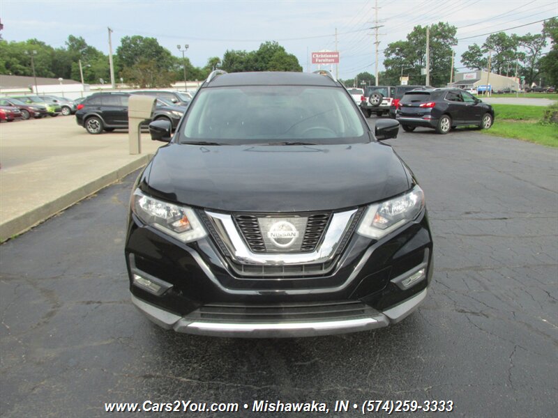 2017 Nissan Rogue SV - Photo 2 - Mishawaka, IN 46545
