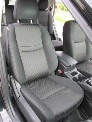 2017 Nissan Rogue SV - Photo 19 - Mishawaka, IN 46545