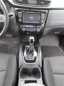 2017 Nissan Rogue SV - Photo 26 - Mishawaka, IN 46545