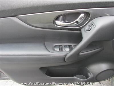2017 Nissan Rogue SV - Photo 9 - Mishawaka, IN 46545
