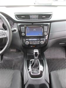 2017 Nissan Rogue SV - Photo 27 - Mishawaka, IN 46545