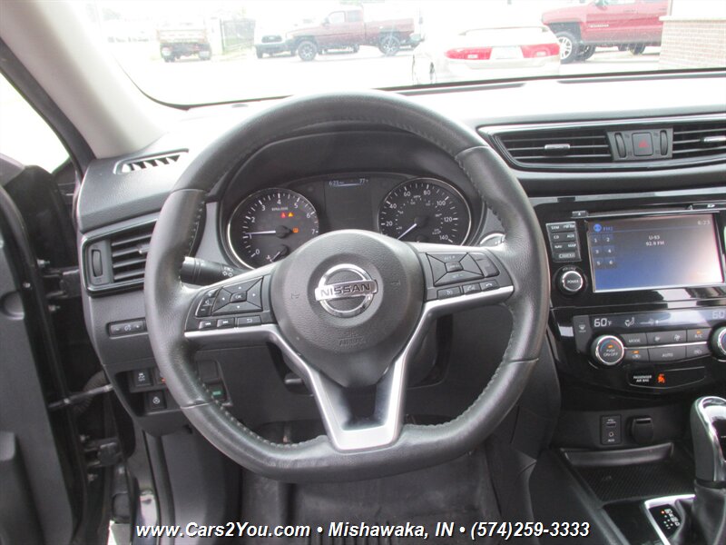 2017 Nissan Rogue SV - Photo 22 - Mishawaka, IN 46545