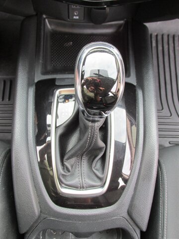 2017 Nissan Rogue SV - Photo 31 - Mishawaka, IN 46545