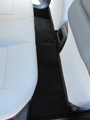 2022 Toyota Corolla LE - Photo 15 - Mishawaka, IN 46545