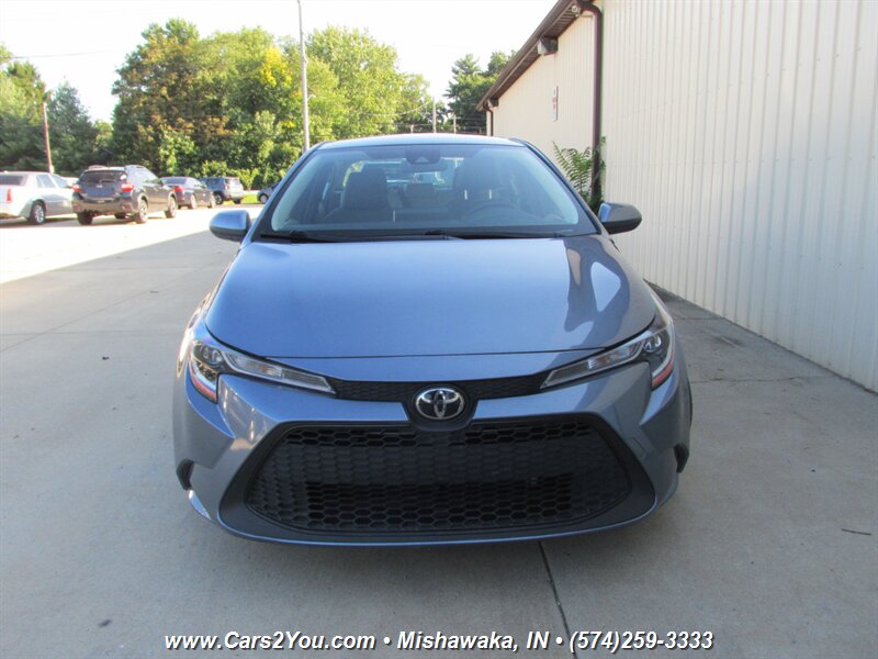 2022 Toyota Corolla LE - Photo 2 - Mishawaka, IN 46545