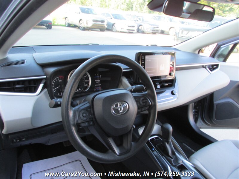2022 Toyota Corolla LE - Photo 8 - Mishawaka, IN 46545