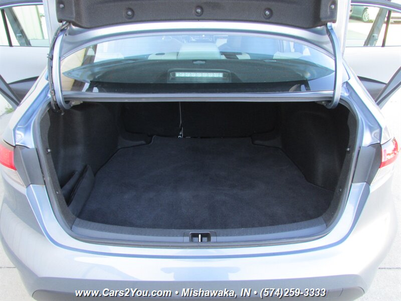 2022 Toyota Corolla LE - Photo 12 - Mishawaka, IN 46545