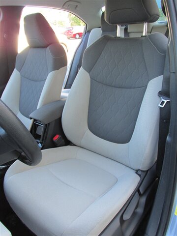 2022 Toyota Corolla LE - Photo 9 - Mishawaka, IN 46545