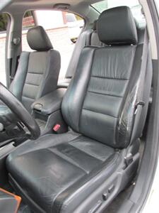 2011 Honda Accord EX-L   - Photo 11 - Mishawaka, IN 46545