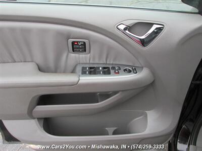 2010 Honda Odyssey Touring   - Photo 9 - Mishawaka, IN 46545