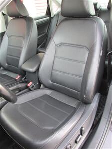 2015 Volkswagen Passat 1.8T Limited Edition   - Photo 10 - Mishawaka, IN 46545