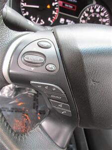 2015 Nissan Pathfinder SL 4x4   - Photo 28 - Mishawaka, IN 46545
