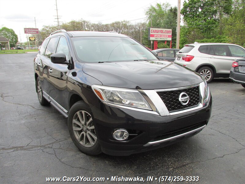 2015 Nissan Pathfinder SL 4x4   - Photo 1 - Mishawaka, IN 46545