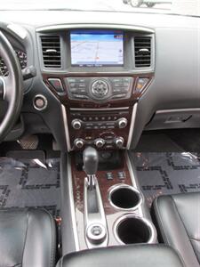 2015 Nissan Pathfinder SL 4x4   - Photo 30 - Mishawaka, IN 46545