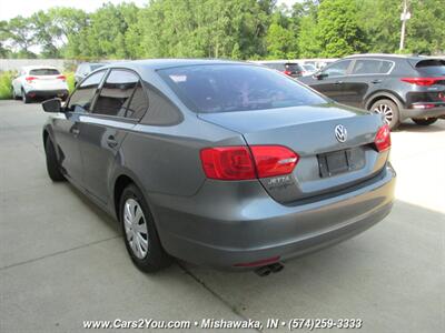 2011 Volkswagen Jetta - Photo 2 - Mishawaka, IN 46545