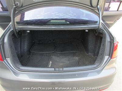 2011 Volkswagen Jetta - Photo 10 - Mishawaka, IN 46545