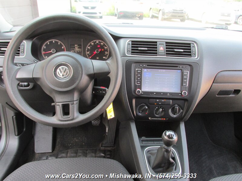 2011 Volkswagen Jetta - Photo 15 - Mishawaka, IN 46545
