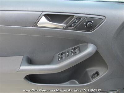 2011 Volkswagen Jetta - Photo 5 - Mishawaka, IN 46545