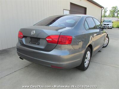 2011 Volkswagen Jetta - Photo 4 - Mishawaka, IN 46545