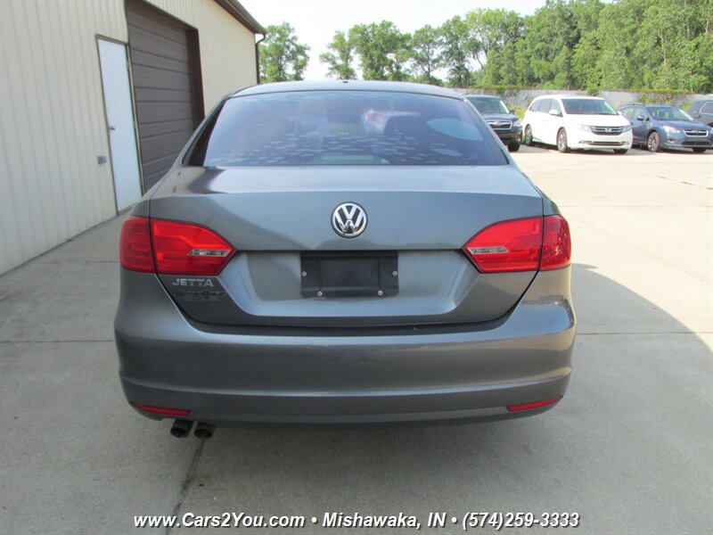 2011 Volkswagen Jetta - Photo 3 - Mishawaka, IN 46545