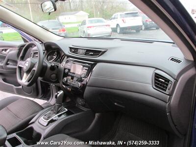 2017 Nissan Rogue SV 4x4   - Photo 19 - Mishawaka, IN 46545