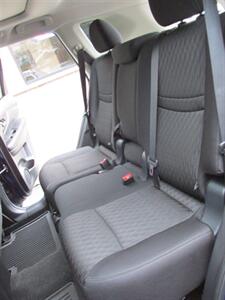 2017 Nissan Rogue SV 4x4   - Photo 12 - Mishawaka, IN 46545