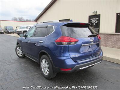 2017 Nissan Rogue SV 4x4   - Photo 3 - Mishawaka, IN 46545